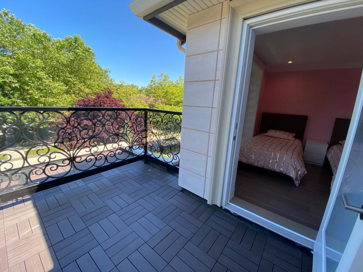 וונקובר Milano Luxury Suites מראה חיצוני תמונה